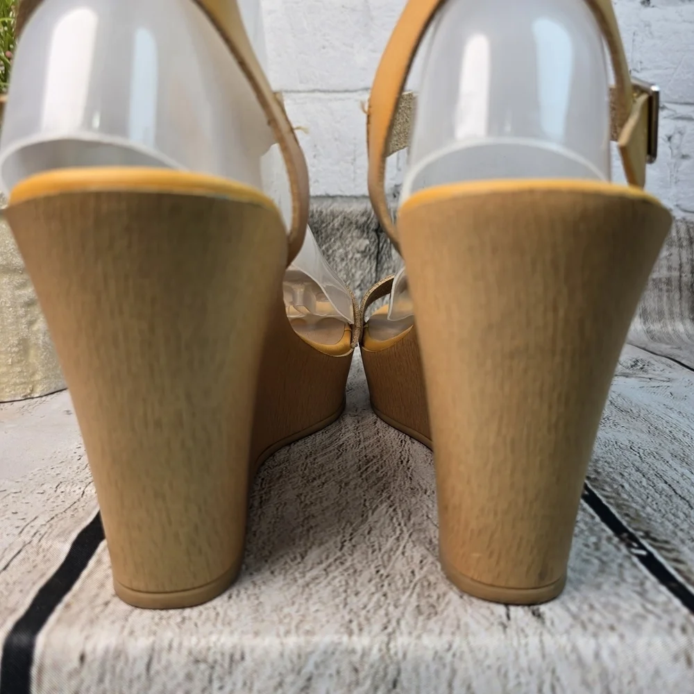 TORRID MUSTARD YELLOW WEDGES SANDALS LEATHER STRAPS WOMENS SIZE 8